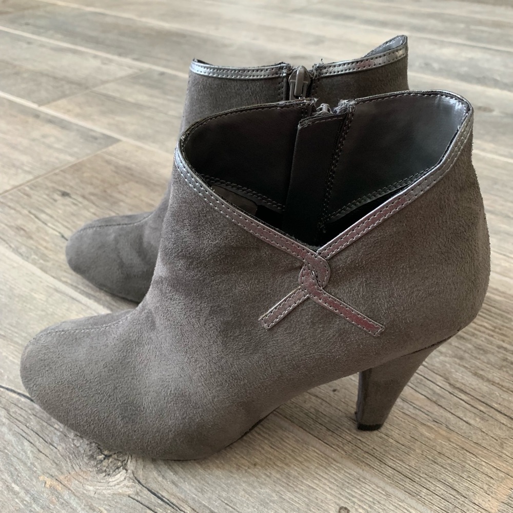 Predictions Booties - Picture 2 of 6